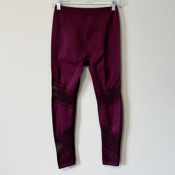 Fabletics Mosaic High Waist 7/8 Seamless Leggings Burgundy Size Small Mesh EUC - Picture 8 of 13